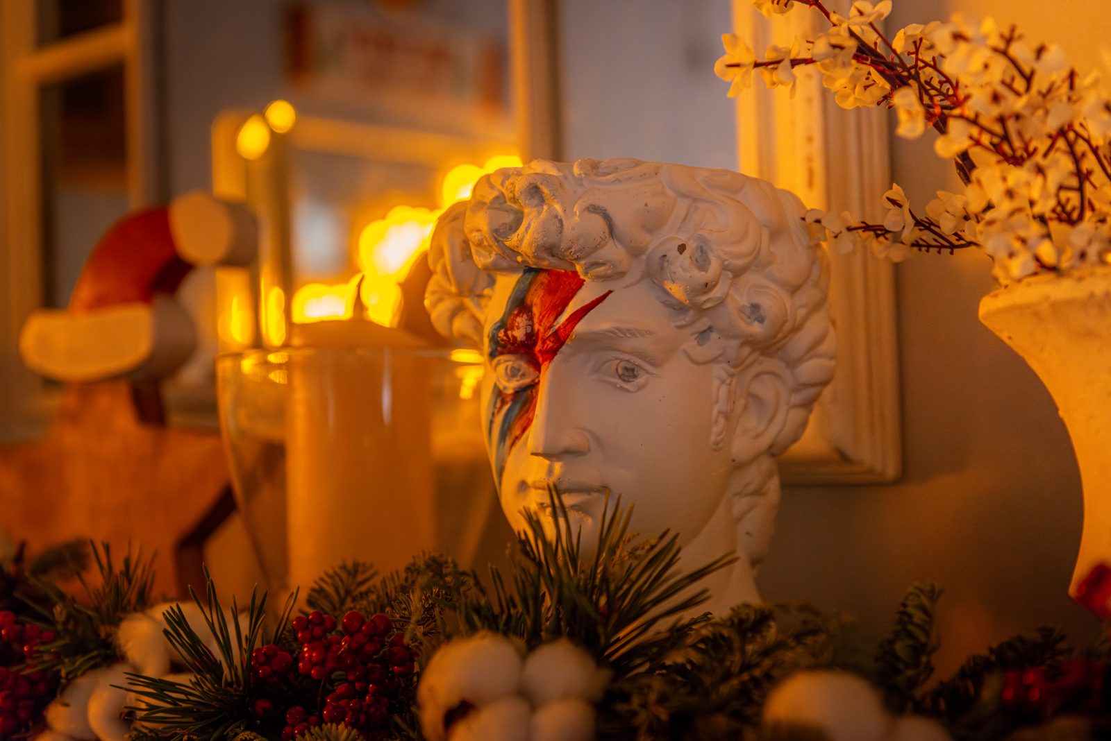 Detalle del ambiente íntimo del Little Conde, sala privada en el centro de Granada